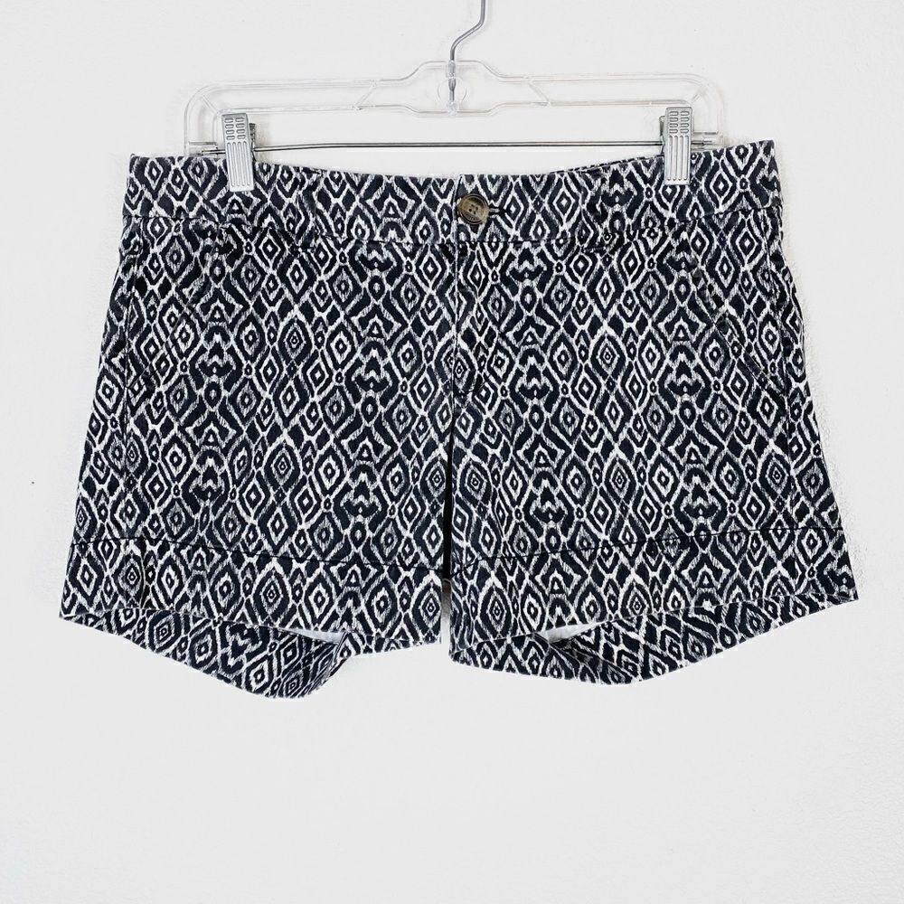 American Eagle Black & White Ikat Pattern Midi Shorts